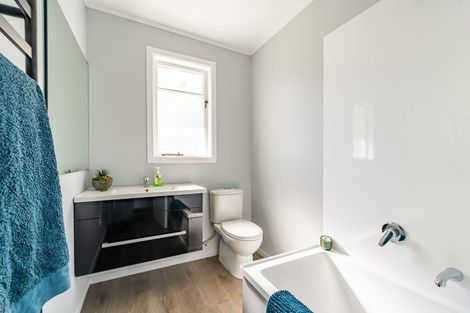 Photo of property in 20 Totara Park Road, Clouston Park, Upper Hutt, 5018