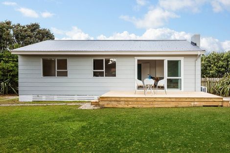 Photo of property in 4 Taupiri Crescent, Titahi Bay, Porirua, 5022