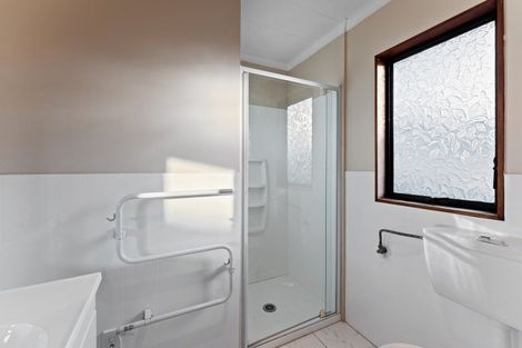 Photo of property in 40 Bosun Terrace, Whitby, Porirua, 5024