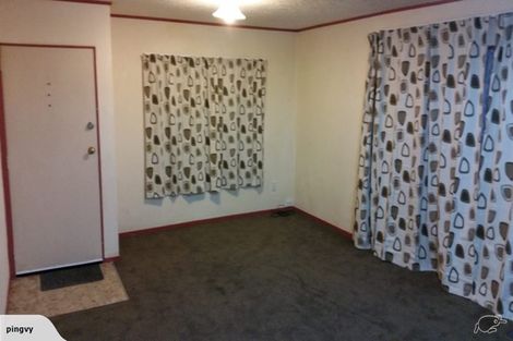 Photo of property in 2/35 Seabrook Avenue, New Lynn, Auckland, 0600