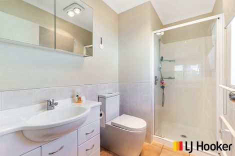 Photo of property in 4 Croftview Road, Wattle Downs, Auckland, 2103