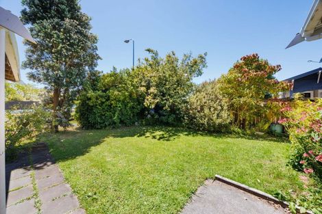 Photo of property in 40 Puriri Terrace, Roslyn, Palmerston North, 4414