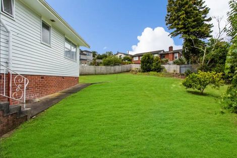Photo of property in 7 Verena Place, Green Bay, Auckland, 0604