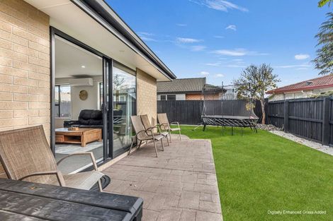 Photo of property in 2/49 Shannon Place, Belfast, Christchurch, 8051