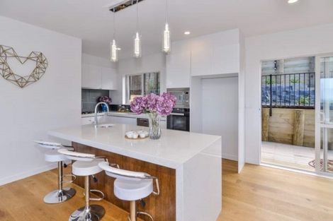 Photo of property in 32 Ngahere Views, Orewa, 0931