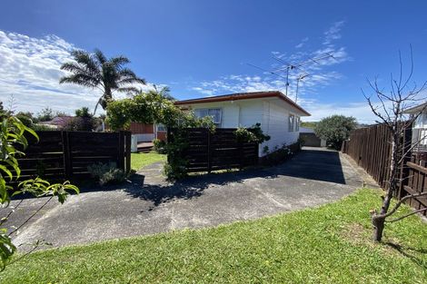 Photo of property in 60 Casuarina Road, Half Moon Bay, Auckland, 2012