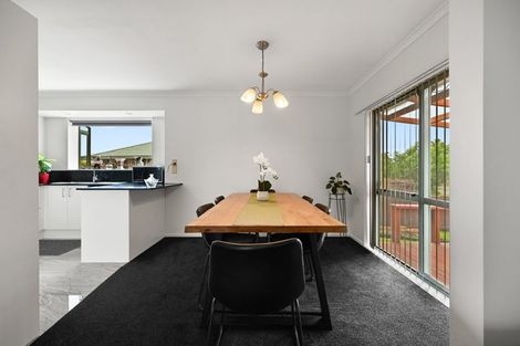 Photo of property in 2 Shannon Place, Nawton, Hamilton, 3200