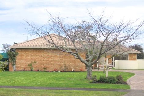 Photo of property in 16 Fernwater Place, Flagstaff, Hamilton, 3210