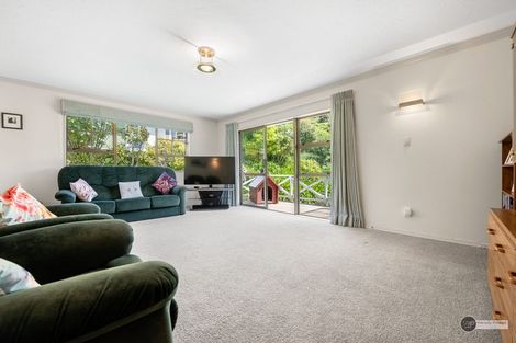 Photo of property in 3a Panorama Grove, Harbour View, Lower Hutt, 5010