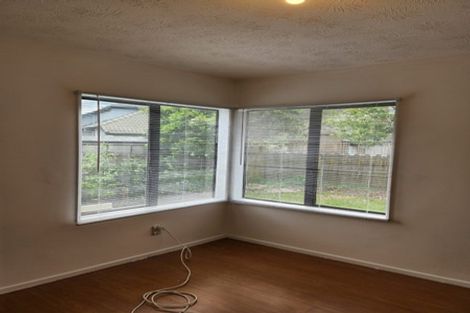 Photo of property in 2/44 Darren Crescent, Half Moon Bay, Auckland, 2012