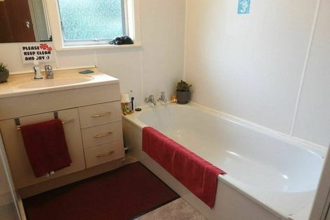 Photo of property in 17 Bell Street, Tawa, Wellington, 5028