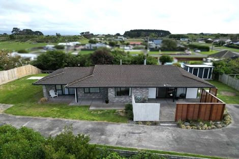 Photo of property in 6a Futter Street, Foxton, 4814