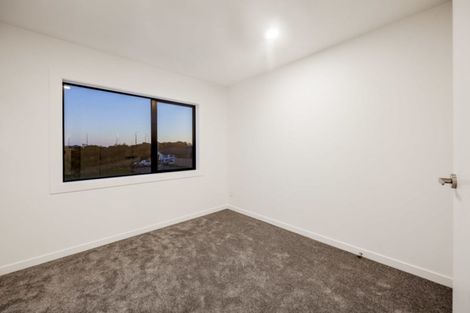 Photo of property in 4 Ahorangi Road, Silverdale, 0932