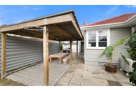 Photo of property in 182 Langdons Road, Northcote, Christchurch, 8052