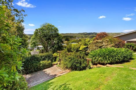 Photo of property in 6 Lane Crescent, Tawa, Wellington, 5028