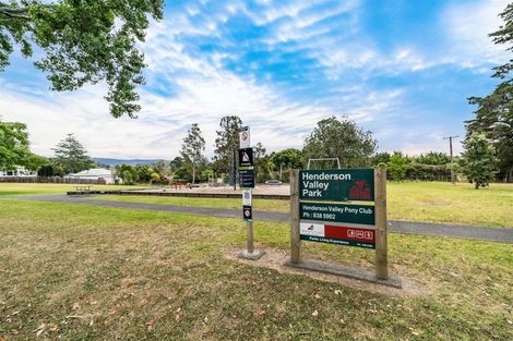 Photo of property in 2/201 Henderson Valley Road, Henderson, Auckland, 0612