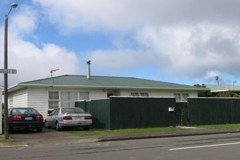 Photo of property in 9 Quigley Street, Newlands, Wellington, 6037