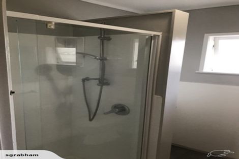 Photo of property in 18 Diana Drive, Glenfield, Auckland, 0627