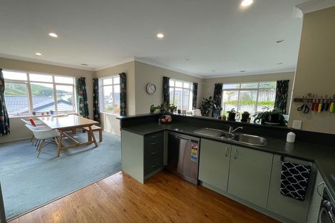 Photo of property in 35 Erlestoke Crescent, Churton Park, Wellington, 6037