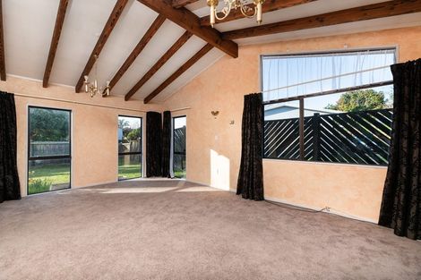 Photo of property in 4 Milsom Place, Te Puke, 3119