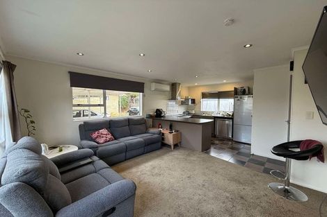 Photo of property in 2/8 Wilford Street, Wallaceville, Upper Hutt, 5018