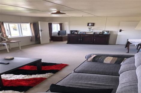 Photo of property in 8 Omokoroa Road, Omokoroa, 3114