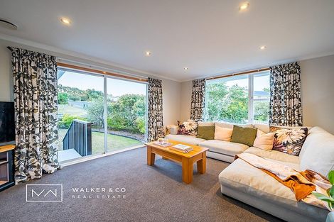 Photo of property in 63 Oakleigh Street, Maungaraki, Lower Hutt, 5010