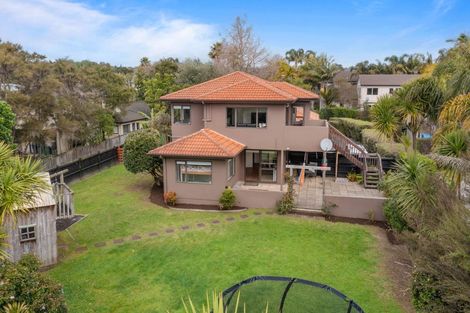 Photo of property in 16 Monkton Close, Greenhithe, Auckland, 0632