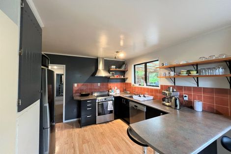 Photo of property in 16 Panzic Place, Glen Eden, Auckland, 0602