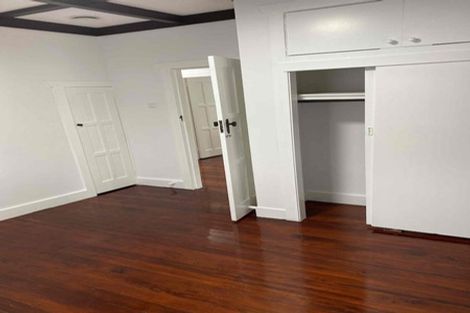 Photo of property in 1072 Great North Road, Point Chevalier, Auckland, 1022