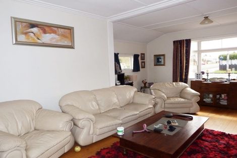 Photo of property in 25 Hunia Street, Marton, 4710