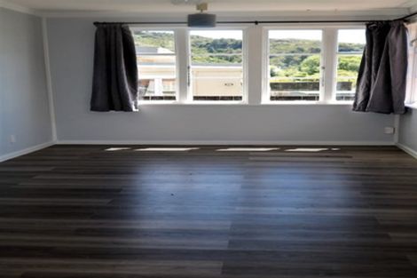 Photo of property in 5 Buller Grove, Naenae, Lower Hutt, 5011