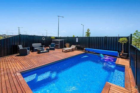 Photo of property in 87 Argent Lane, Wainui, 0932