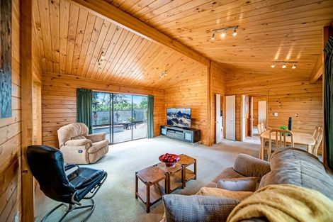 Photo of property in 2/47 Headcorn Place, Botany Downs, Auckland, 2010