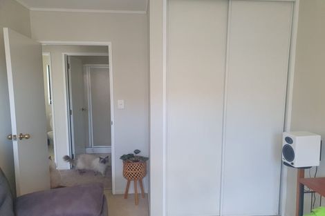 Photo of property in 1/20 Barbados Drive, Unsworth Heights, Auckland, 0632