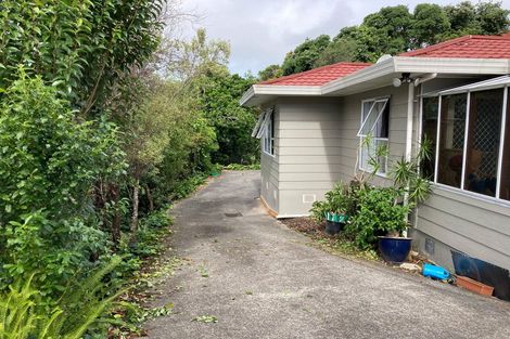 Photo of property in 2/5 Woodall Place, Totara Vale, Auckland, 0627