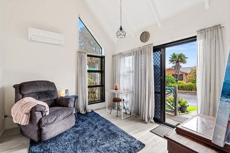 Photo of property in 1 Fantail Court, Orewa, 0931