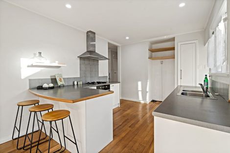 Photo of property in 76 Queenstown Road, Onehunga, Auckland, 1061