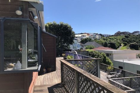 Photo of property in 1/382 Evans Bay Parade, Hataitai, Wellington, 6021