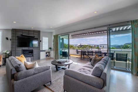 Photo of property in 32 Taumata Road, Omaha, 0986