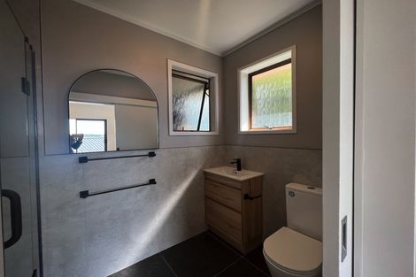 Photo of property in 12 Flagstaff Place, Massey, Auckland, 0614