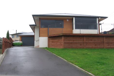 Photo of property in 19 Lydia Place, Kelvin Grove, Palmerston North, 4414