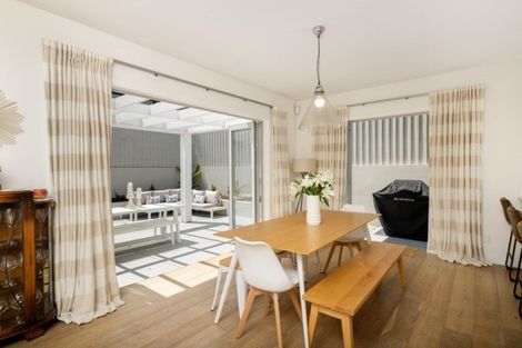 Photo of property in 215a Oceanbeach Road, Mount Maunganui, 3116