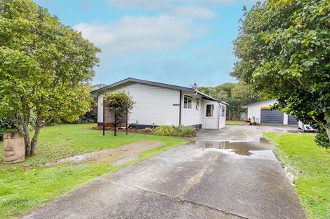 Photo of property in 9 Patterson Grove, Waikanae, 5036