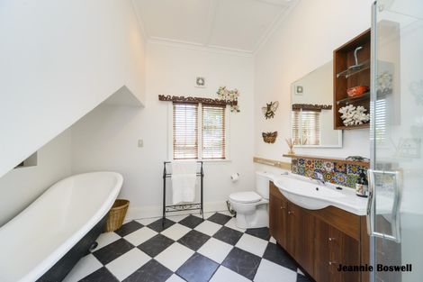 Photo of property in 220 Victoria Avenue, Hokowhitu, Palmerston North, 4410