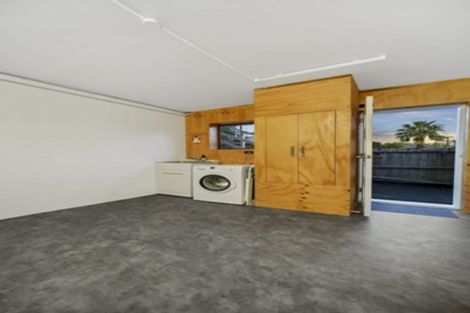 Photo of property in 18b Devon Road, Bucklands Beach, Auckland, 2012