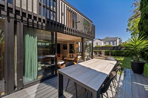 Photo of property in 10 Shrewsbury Street, Merivale, Christchurch, 8014