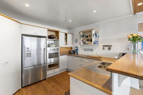 Photo of property in 18a Marellen Drive, Red Beach, 0932