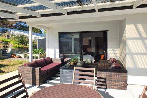 Photo of property in 17 Oxnam Place, Foxton Beach, Foxton, 4815