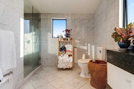 Photo of property in 18 Ribbonwood Crescent, Goodwood Heights, Auckland, 2105